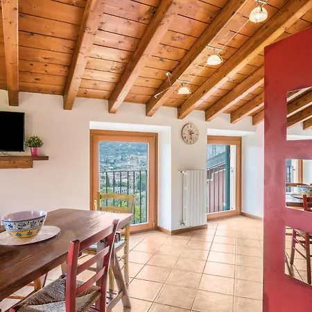Casa Mandello Apartment *