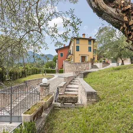 Casa Mandello Apartment